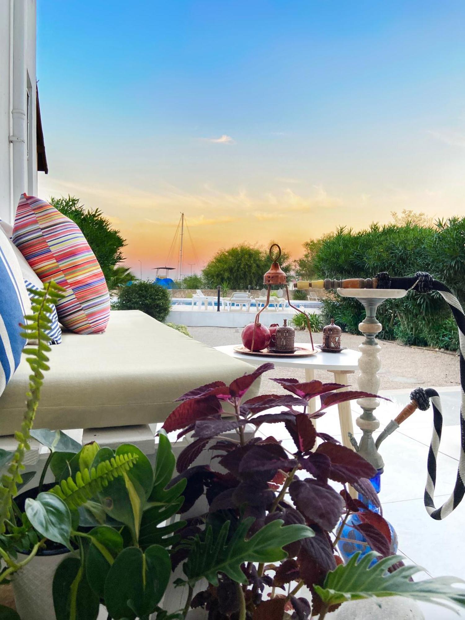 Spacious Three-Bedroom Apartment With Sea View A4 Лапитос Екстериор снимка
