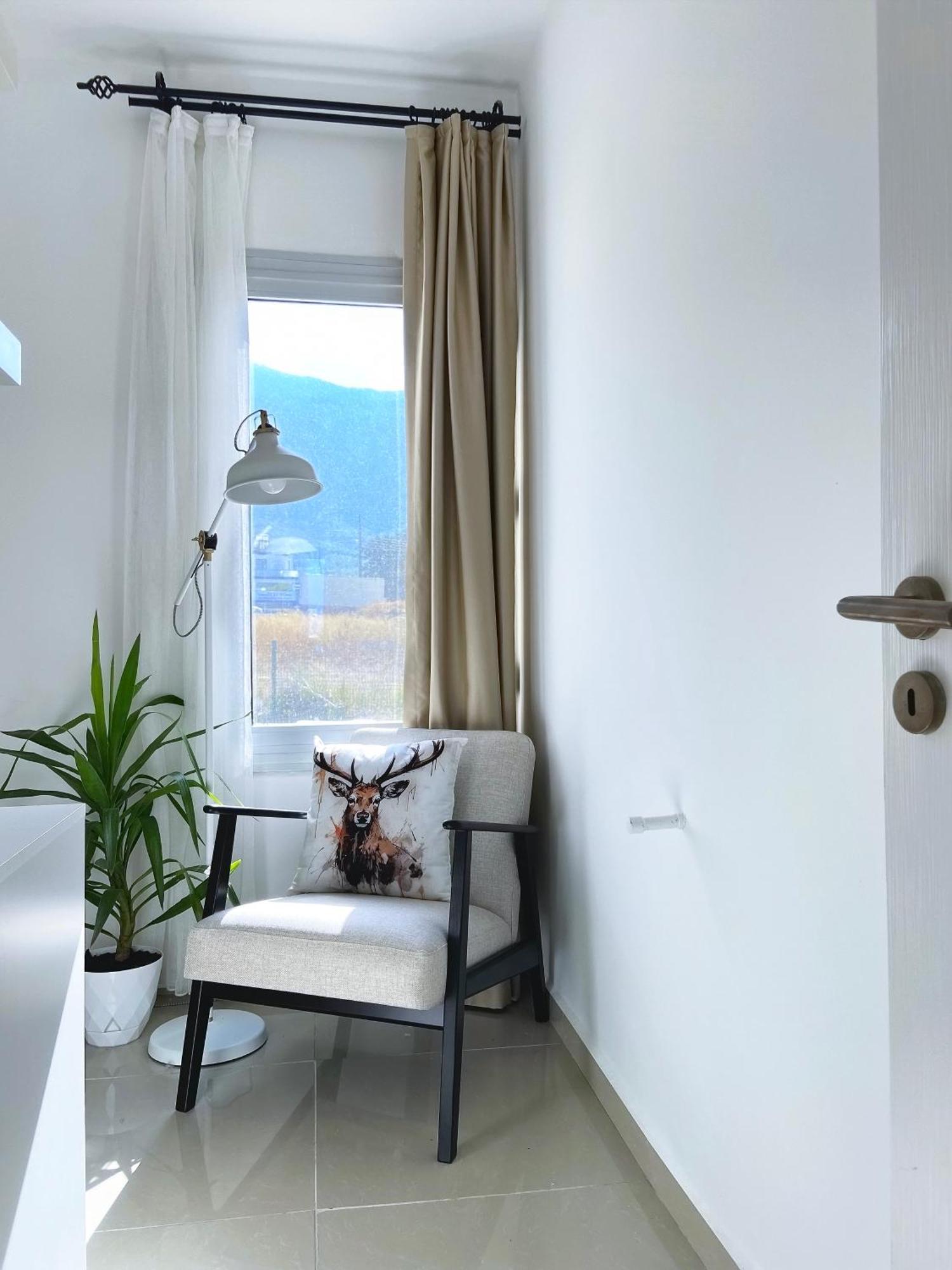 Spacious Three-Bedroom Apartment With Sea View A4 Лапитос Екстериор снимка