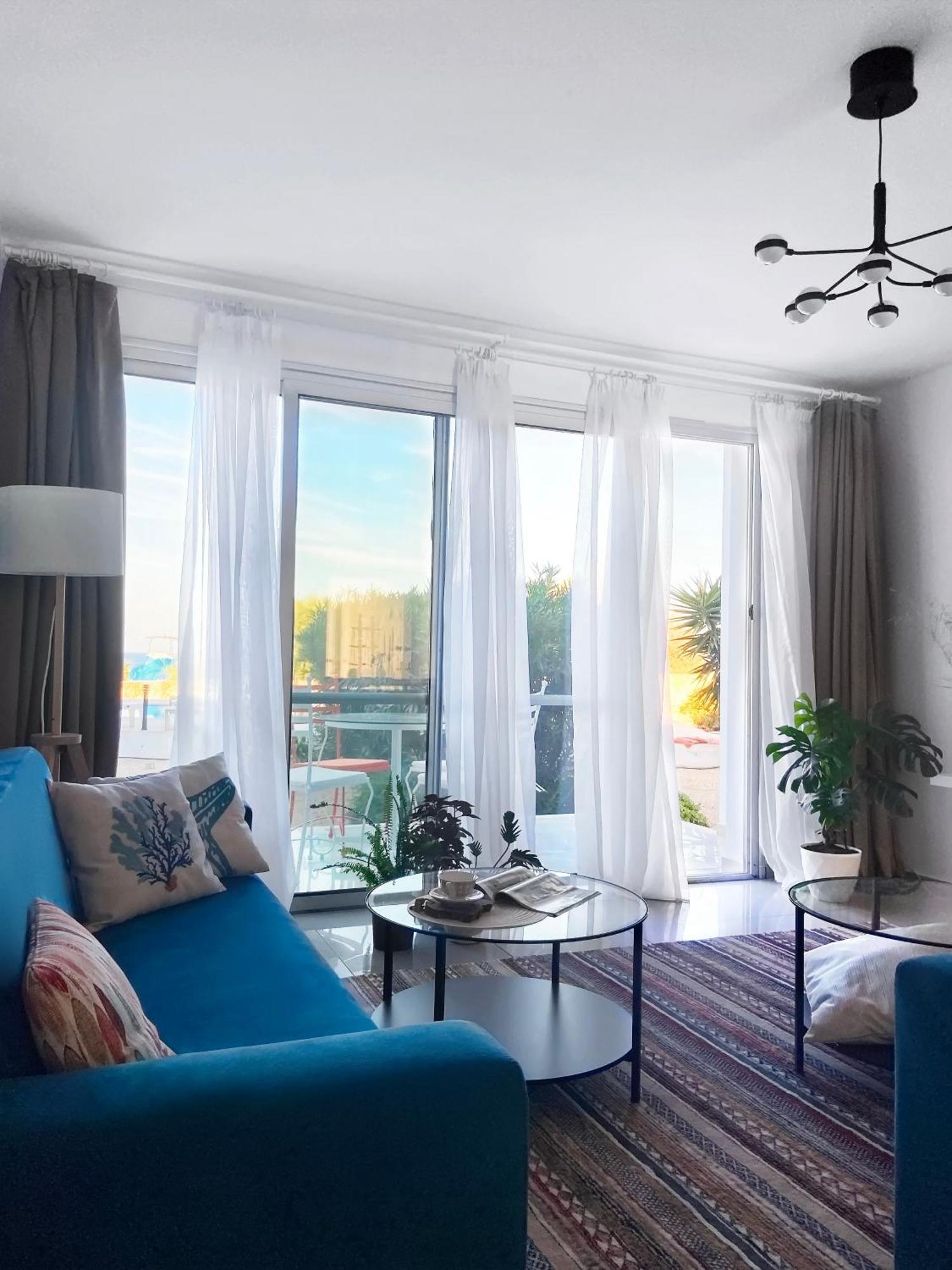 Spacious Three-Bedroom Apartment With Sea View A4 Лапитос Екстериор снимка