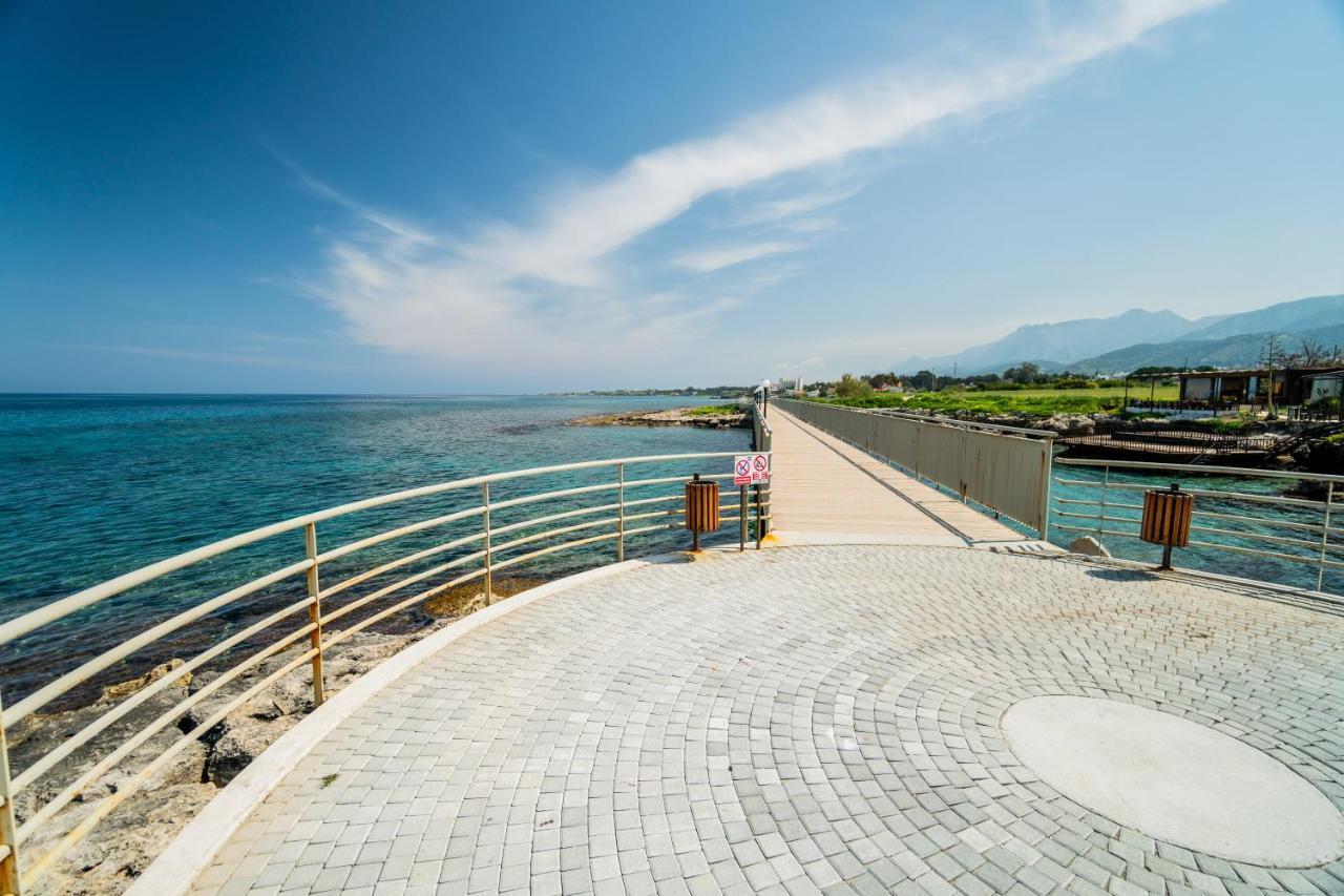 Spacious Three-Bedroom Apartment With Sea View A4 Лапитос Екстериор снимка