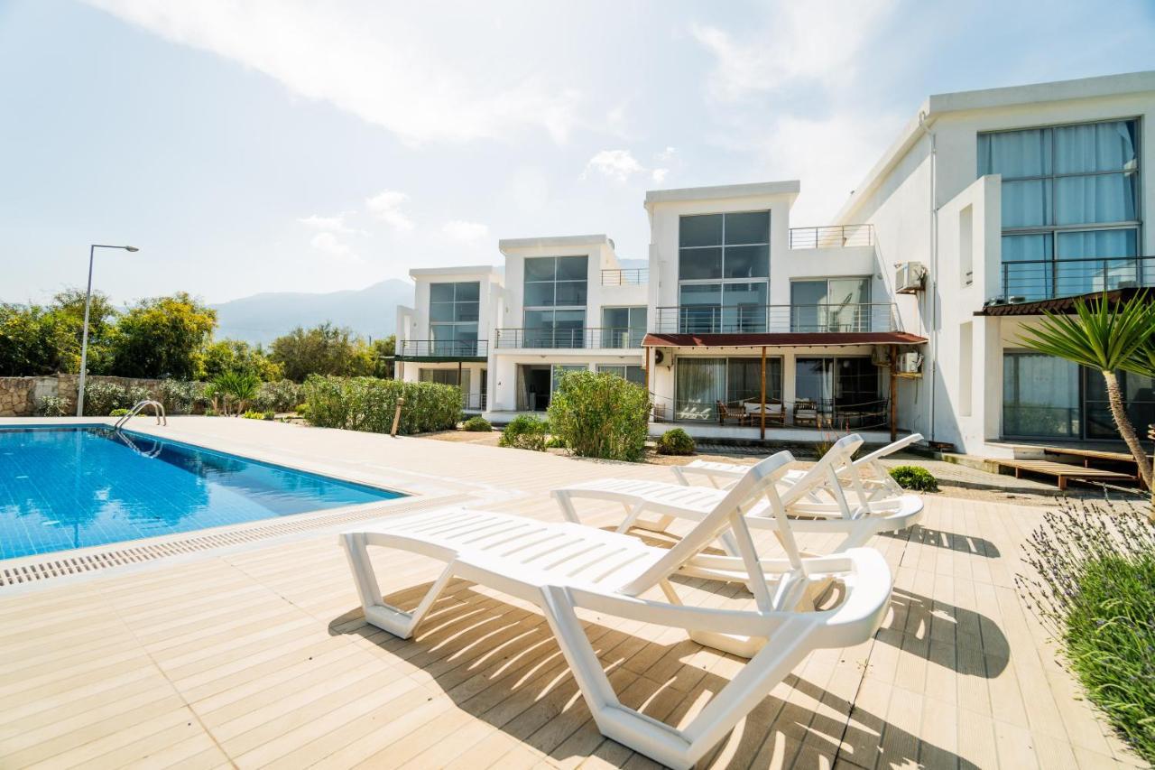 Spacious Three-Bedroom Apartment With Sea View A4 Лапитос Екстериор снимка